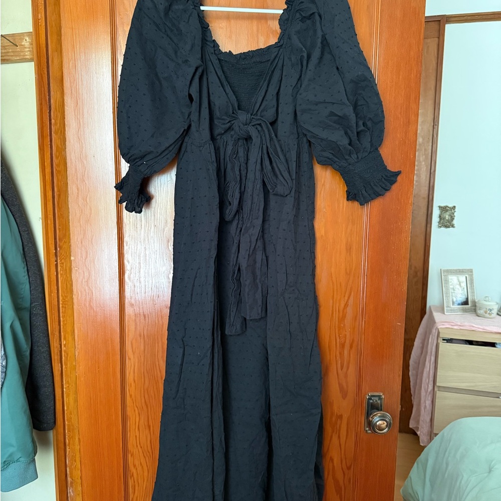 Black Sweetheart Neck Bishop Sleeve Sundress